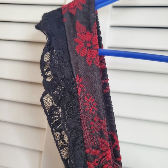 Red And Black Brocade Lace-Up Dress - Picture 5 of 6